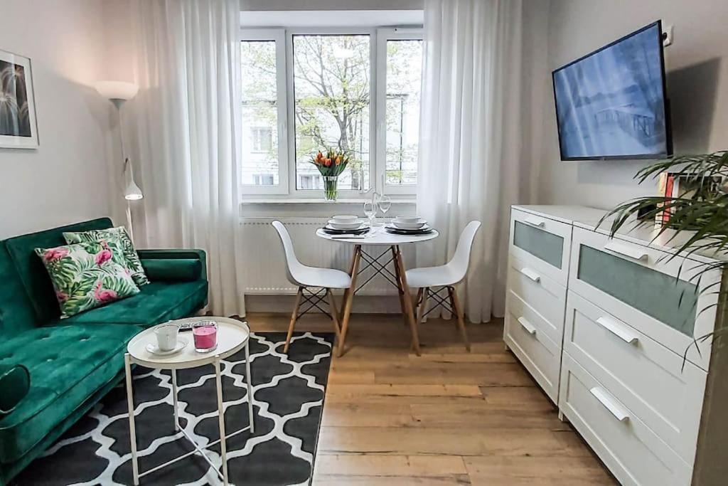 Bezagenta Mozart4 2 Room Easy Transit To City Wifi Warsaw Ngoại thất bức ảnh