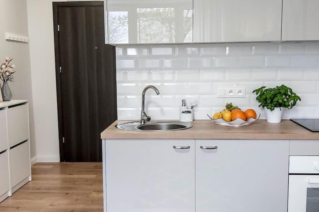 Bezagenta Mozart4 2 Room Easy Transit To City Wifi Warsaw Ngoại thất bức ảnh